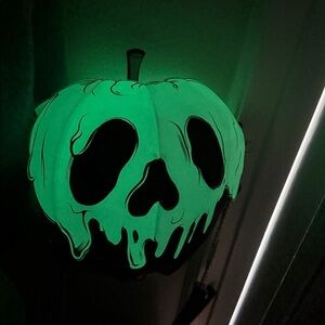 Loungefly Stitch Shoppe Evil Queen Exclusive Glitter Poison Apple Bag